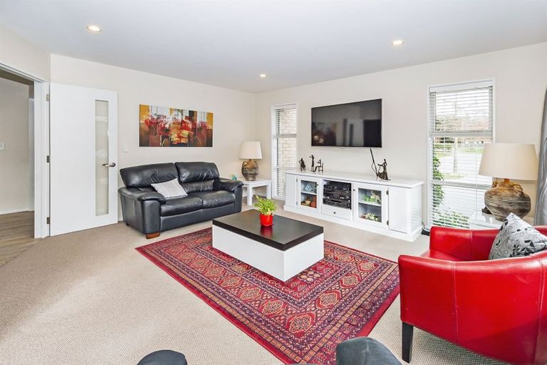 Photo of property in 24 Cairnbrae Drive, Prebbleton, 7604