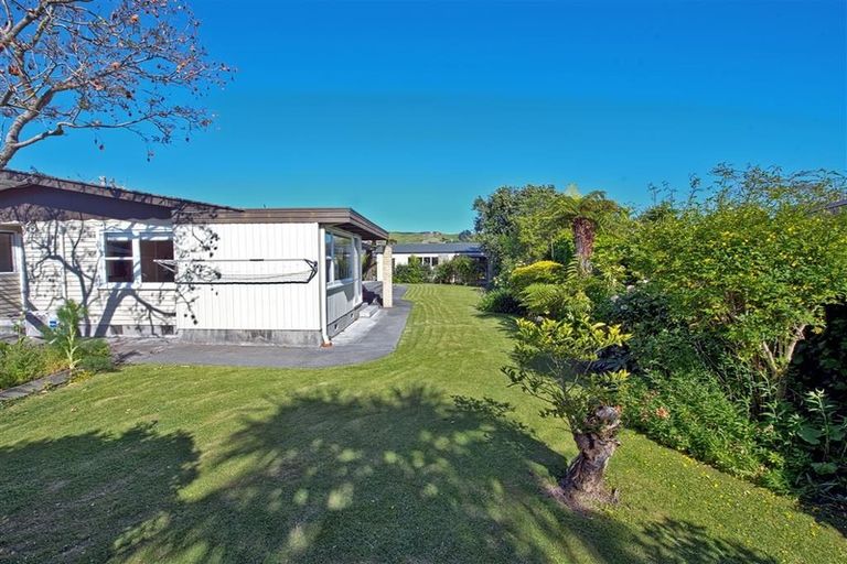 Photo of property in 16a Howard Road, Taradale, Napier, 4112