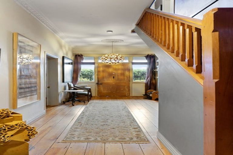 Photo of property in 2 Brittan Terrace, Lyttelton, 8082