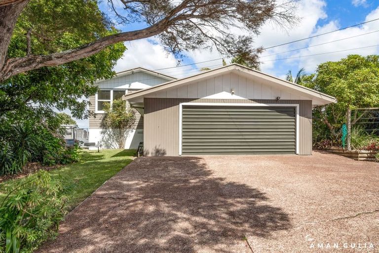 Photo of property in 212 Don Buck Road, Massey, Auckland, 0614
