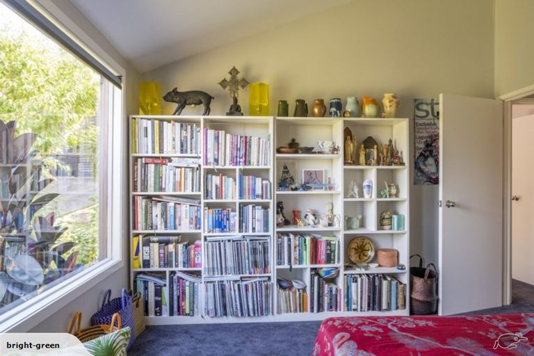 Photo of property in 137 Matipo Road, Te Atatu Peninsula, Auckland, 0610