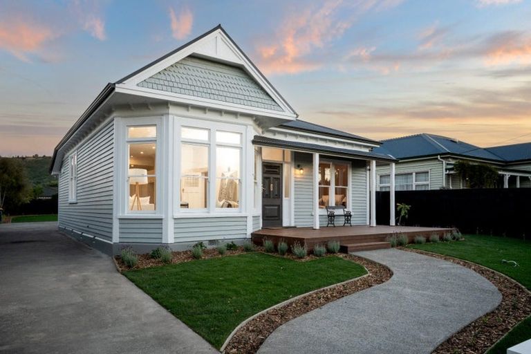 Photo of property in 64 Corson Avenue, Beckenham, Christchurch, 8023