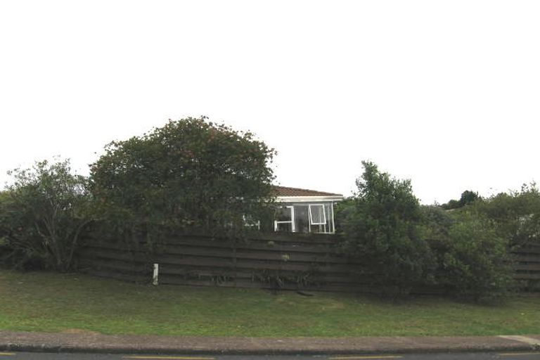 Photo of property in 2/47 Glamorgan Drive, Torbay, Auckland, 0630
