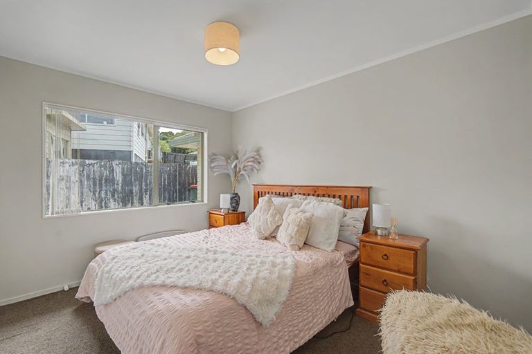 Photo of property in 2/24 Mcquarrie Avenue, Wattle Downs, Auckland, 2103