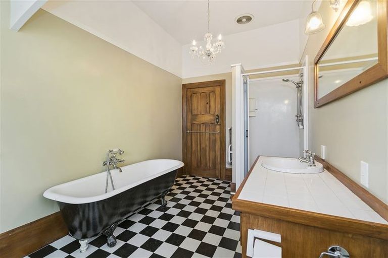 Photo of property in 30 Clyde Road, Upper Riccarton, Christchurch, 8041