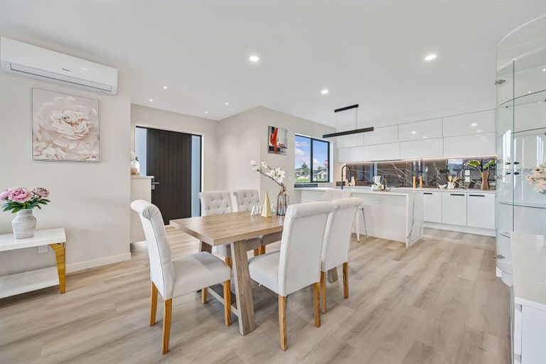 Photo of property in 2 Hoete Way, Tuakau, 2121