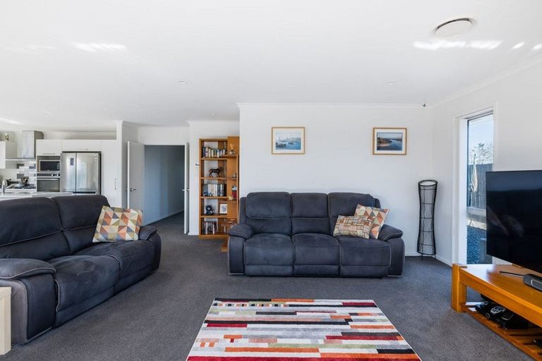 Photo of property in 36 Rose Leigh Drive, Cambridge, 3434