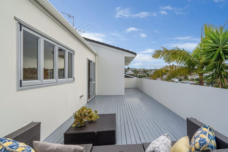 Photo of property in 2/22 Valley Road, Browns Bay, Auckland, 0630