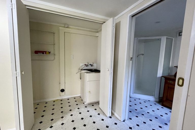 Photo of property in 9 Robert Street, Newlands, Wellington, 6037