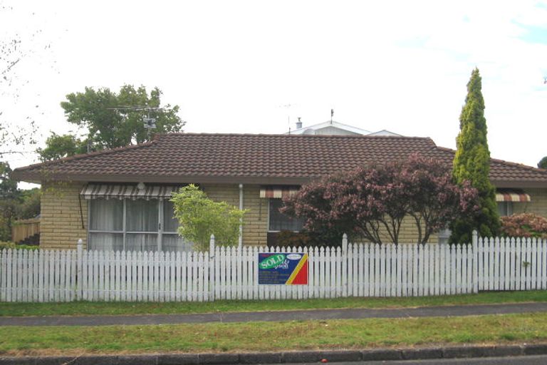 Photo of property in 83 Lynwood Road, New Lynn, Auckland, 0600