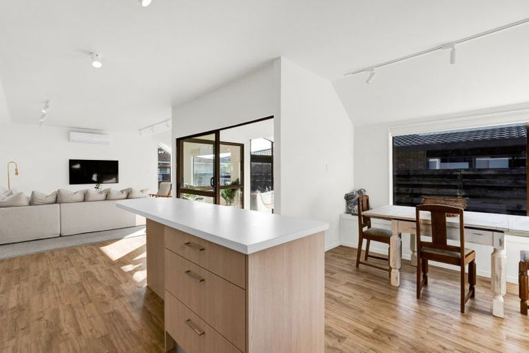 Photo of property in 250 Tukapa Street, Westown, New Plymouth, 4310