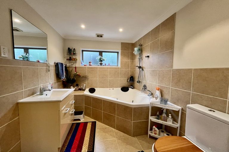 Photo of property in 73 Angelo Avenue, Howick, Auckland, 2014