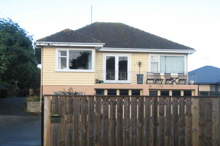 Photo of property in 12 Sweetman Avenue, Paraparaumu Beach, Paraparaumu, 5032
