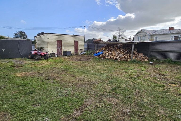 Photo of property in 4 Main Road, Clinton, 9534