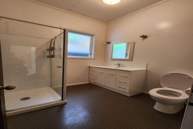 Photo of property in 140 Glenmore Street, Northland, Wellington, 6012