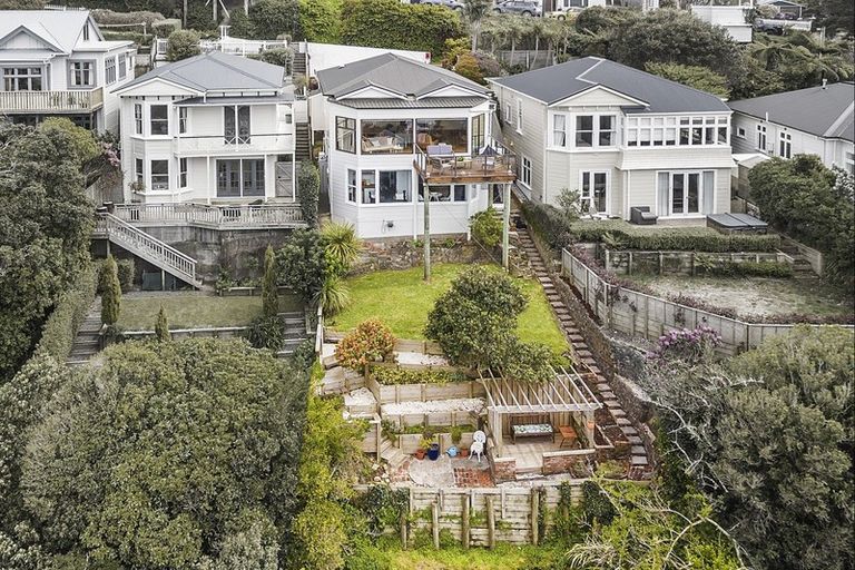 Photo of property in 33 Karepa Street, Brooklyn, Wellington, 6021