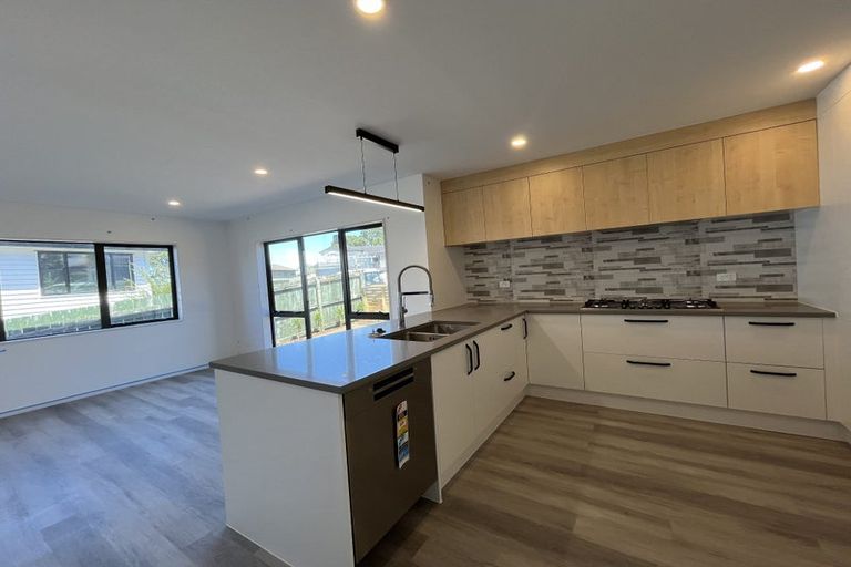 Photo of property in 10c Mantra Road, Massey, Auckland, 0614