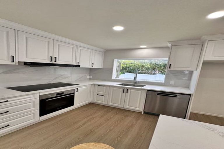 Photo of property in 41a Lynwood Road, New Lynn, Auckland, 0600