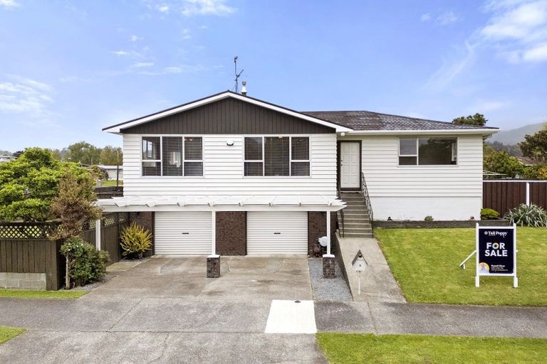 Photo of property in 4 Monterey Place, Totara Park, Upper Hutt, 5018