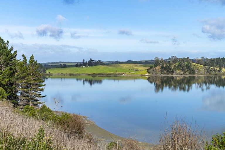Photo of property in 17 Dem Road, Pahi, Paparoa, 0571