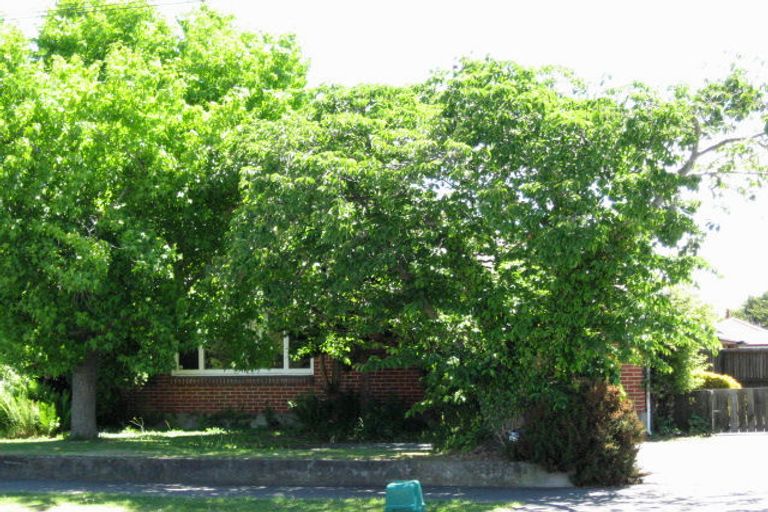 Photo of property in 113 Avonhead Road, Avonhead, Christchurch, 8042