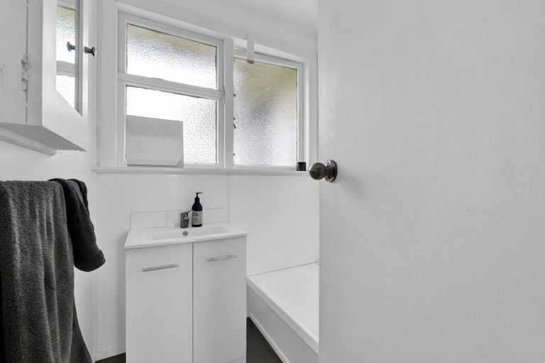 Photo of property in 3 Sutton Place, Hawera, 4610