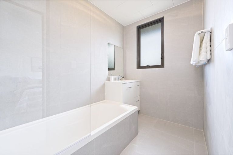 Photo of property in 11 Starforth Place, Henderson, Auckland, 0612
