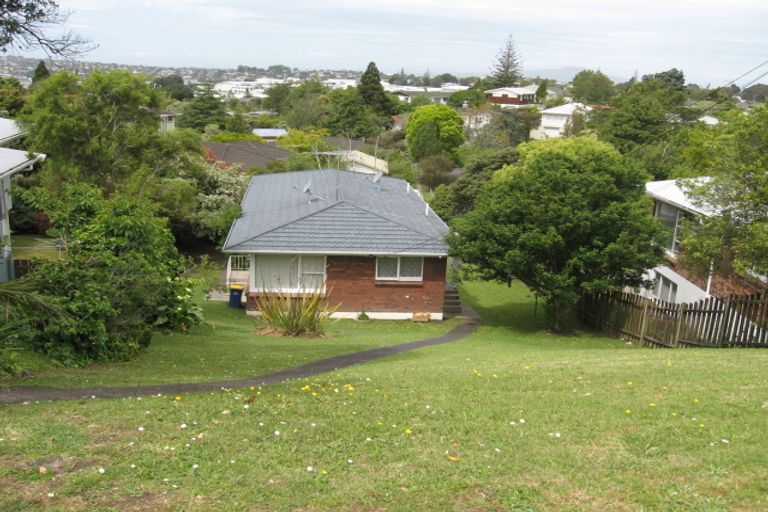 Photo of property in 1/78 Chivalry Road, Glenfield, Auckland, 0629