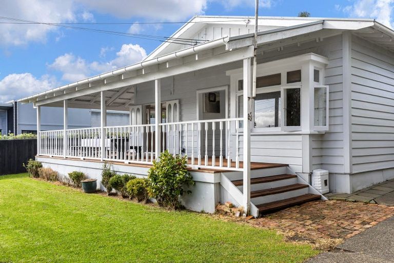Photo of property in 66 Beresford Street, Bayswater, Auckland, 0622