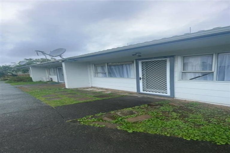 Photo of property in 1 Kenton Lane, Mangere, Auckland, 2022
