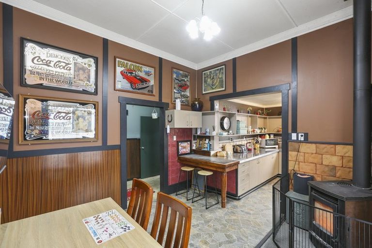 Photo of property in 142 Juliet Street, Stratford, 4332