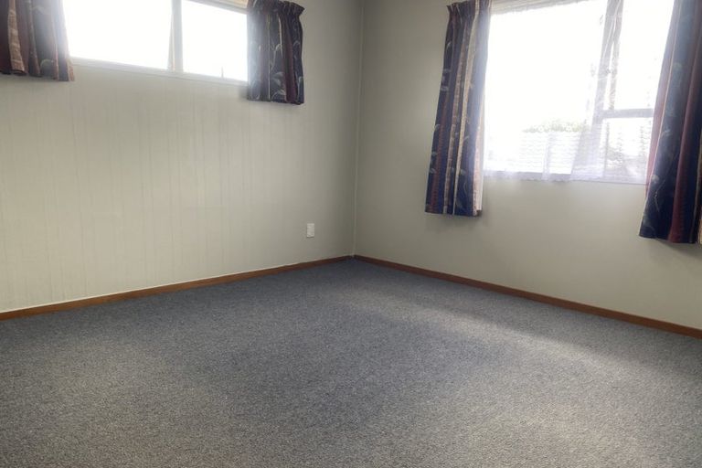 Photo of property in 12 Pipitea Place, Massey, Auckland, 0614