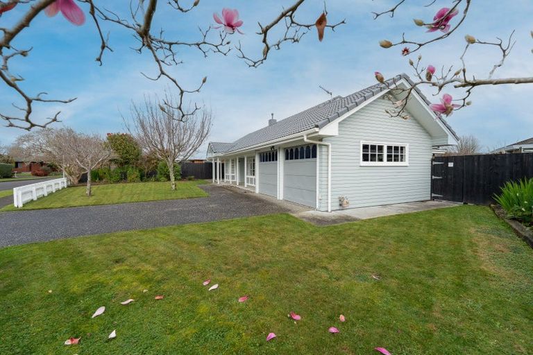 Photo of property in 18 Chippendale Crescent, Highbury, Palmerston North, 4412