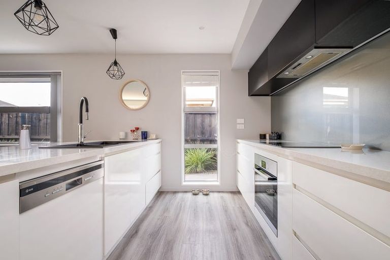 Photo of property in 33 Northmoor Boulevard, Rolleston, 7615