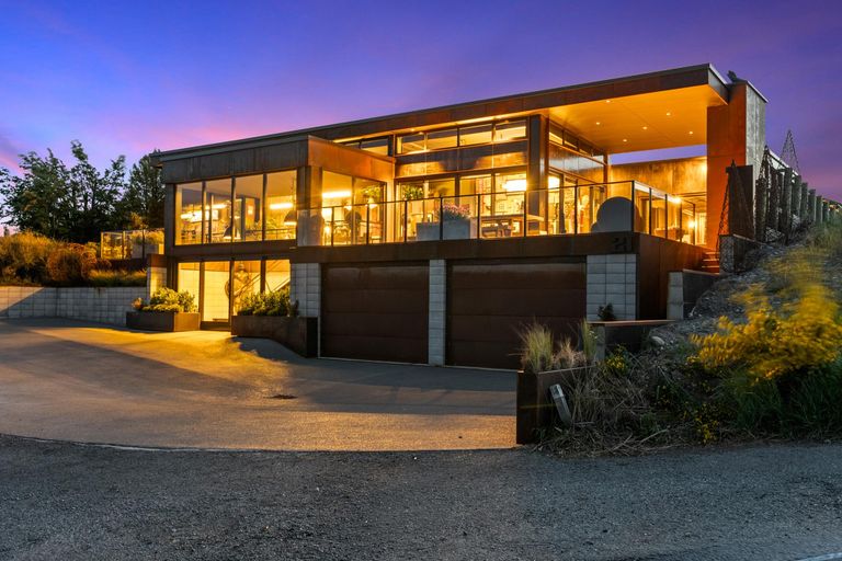 Photo of property in 21 D'archiac Drive, Lake Tekapo, 7999