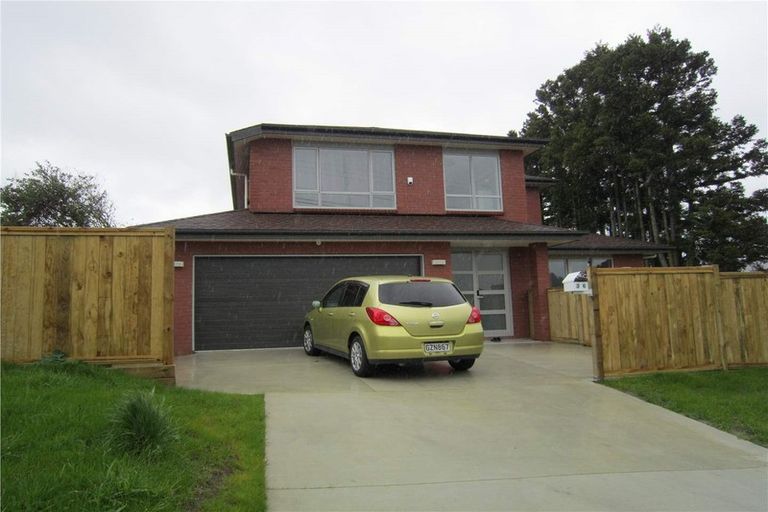 Photo of property in 36 Taipari Road, Te Atatu Peninsula, Auckland, 0610