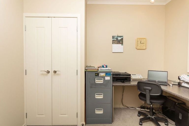 Photo of property in 118 Guy Street, Dannevirke, 4930