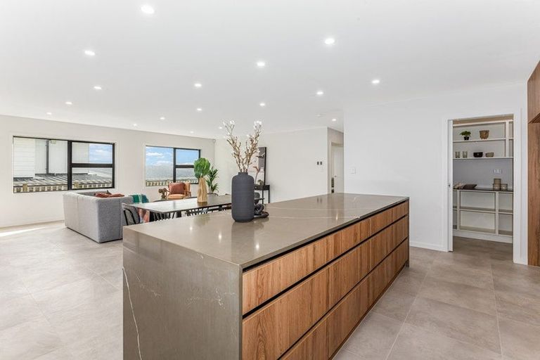 Photo of property in 1 Trysail Place, Whitby, Porirua, 5024