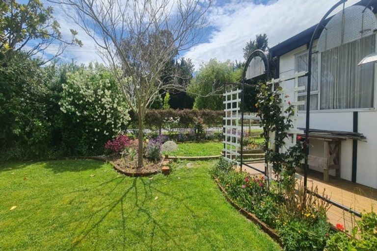 Photo of property in 27 Waitere Street, Marton, 4710