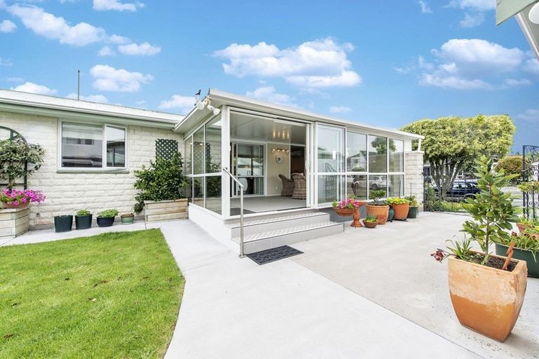 Photo of property in 4 Rachel Place, Avonhead, Christchurch, 8042