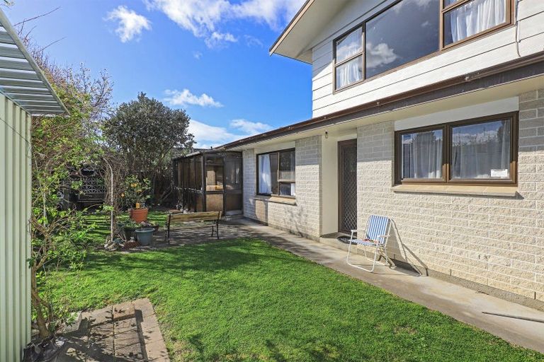 Photo of property in 1a Neeve Place, Taradale, Napier, 4112
