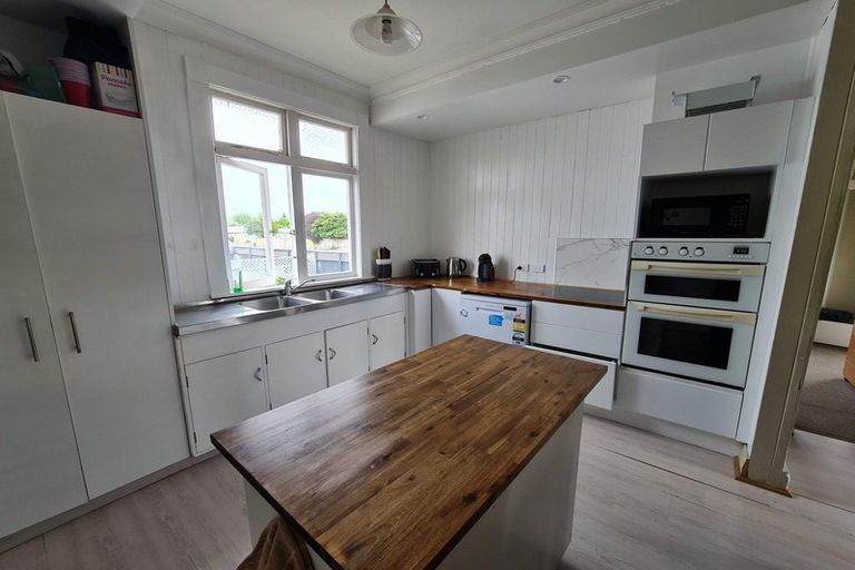 Photo of property in 42 Chelwood Street, Takaro, Palmerston North, 4412