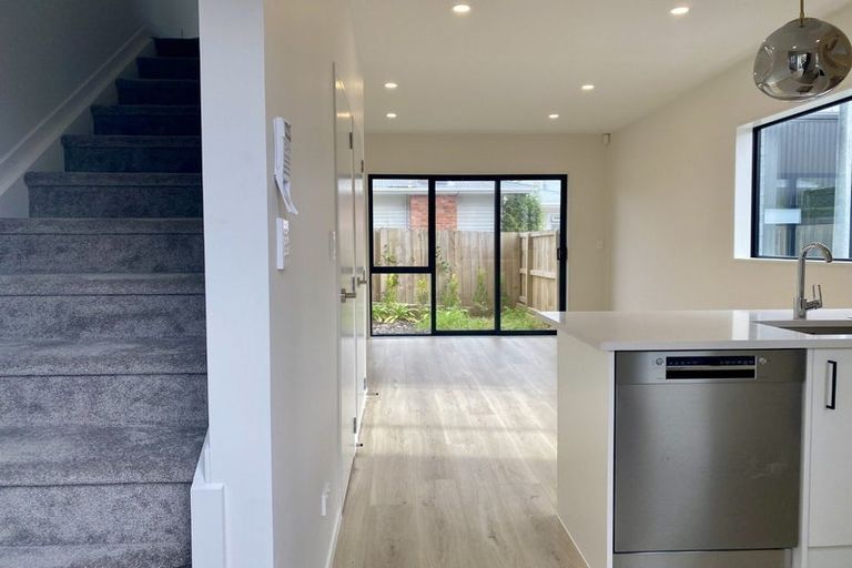 Photo of property in 3/35 Renata Crescent, Te Atatu Peninsula, Auckland, 0610
