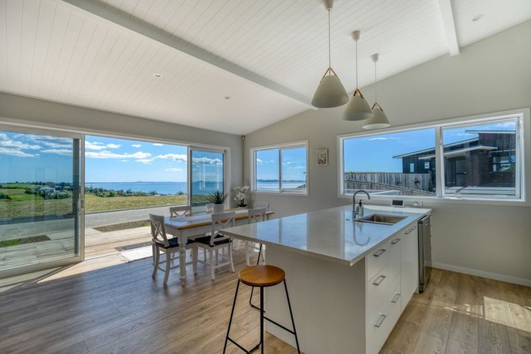 Photo of property in 2 Sunset Heights, Cable Bay, 0420