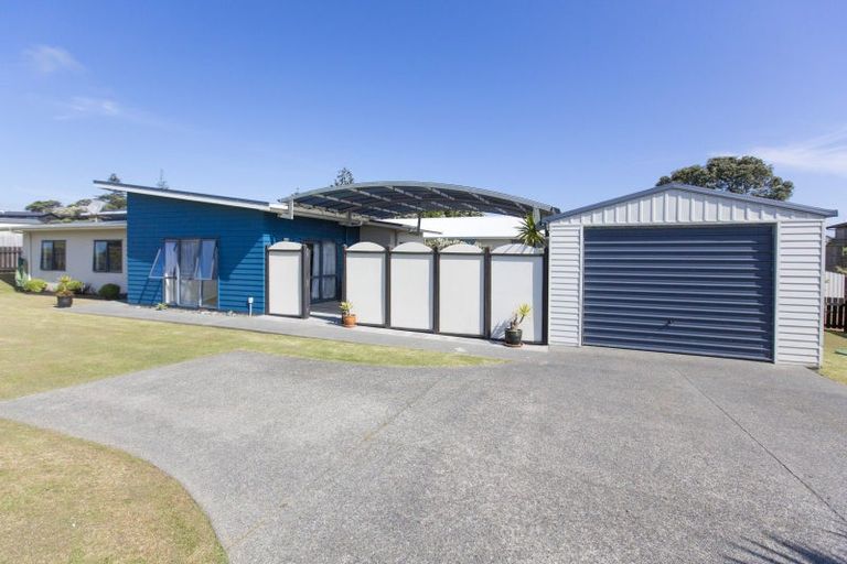 Photo of property in 25 Sunset Drive, Baylys Beach, Dargaville, 0377