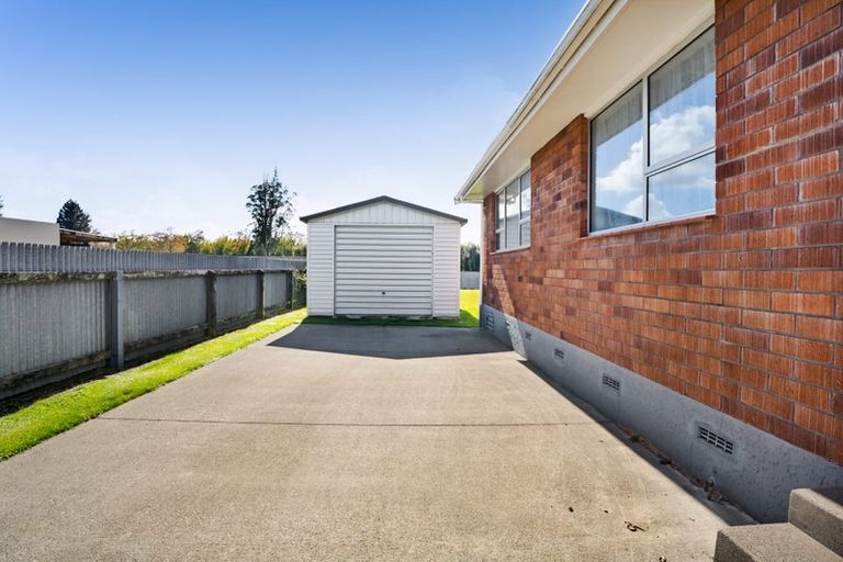 Photo of property in 14 Kauri Street, Merrilands, New Plymouth, 4312