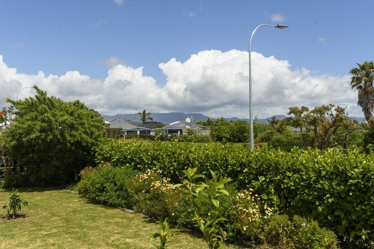 Photo of property in 22 Vista Close, Omokoroa, 3114