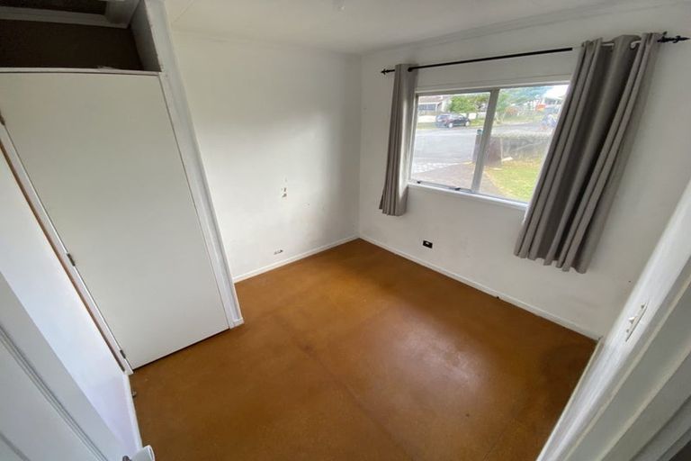 Photo of property in 14 Balwyn Place, Clendon Park, Auckland, 2103