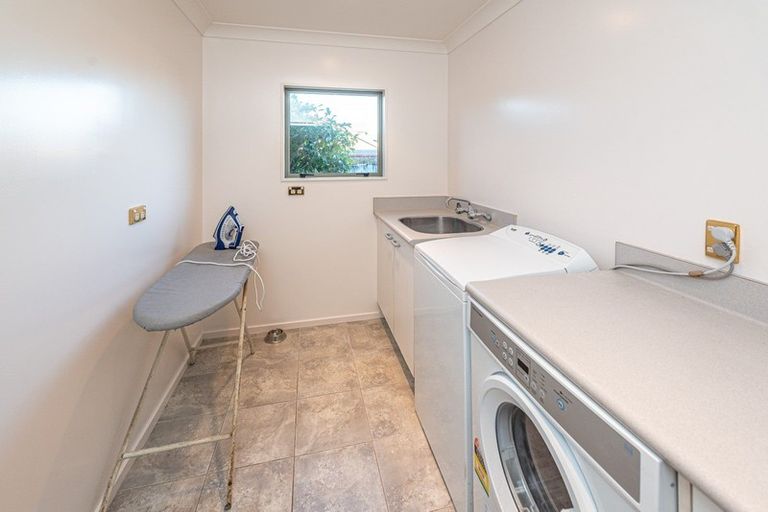 Photo of property in 6 Holdsworth Drive, Otamatea, Whanganui, 4500