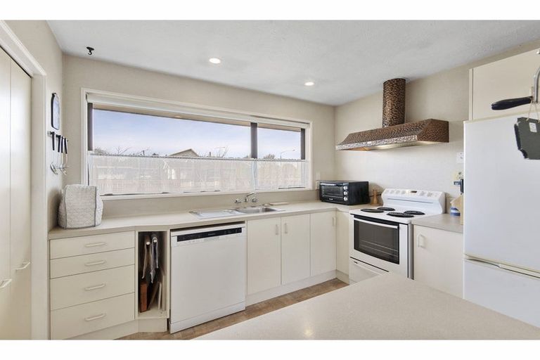 Photo of property in 1 Kinley Street, Rangiora, 7400